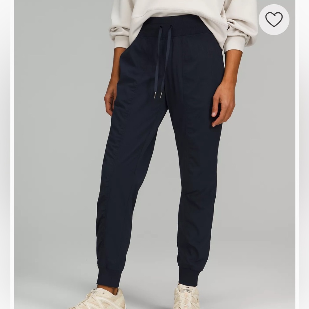 Lululemon dance studio mid-rise jogger full length size 6. Navy.